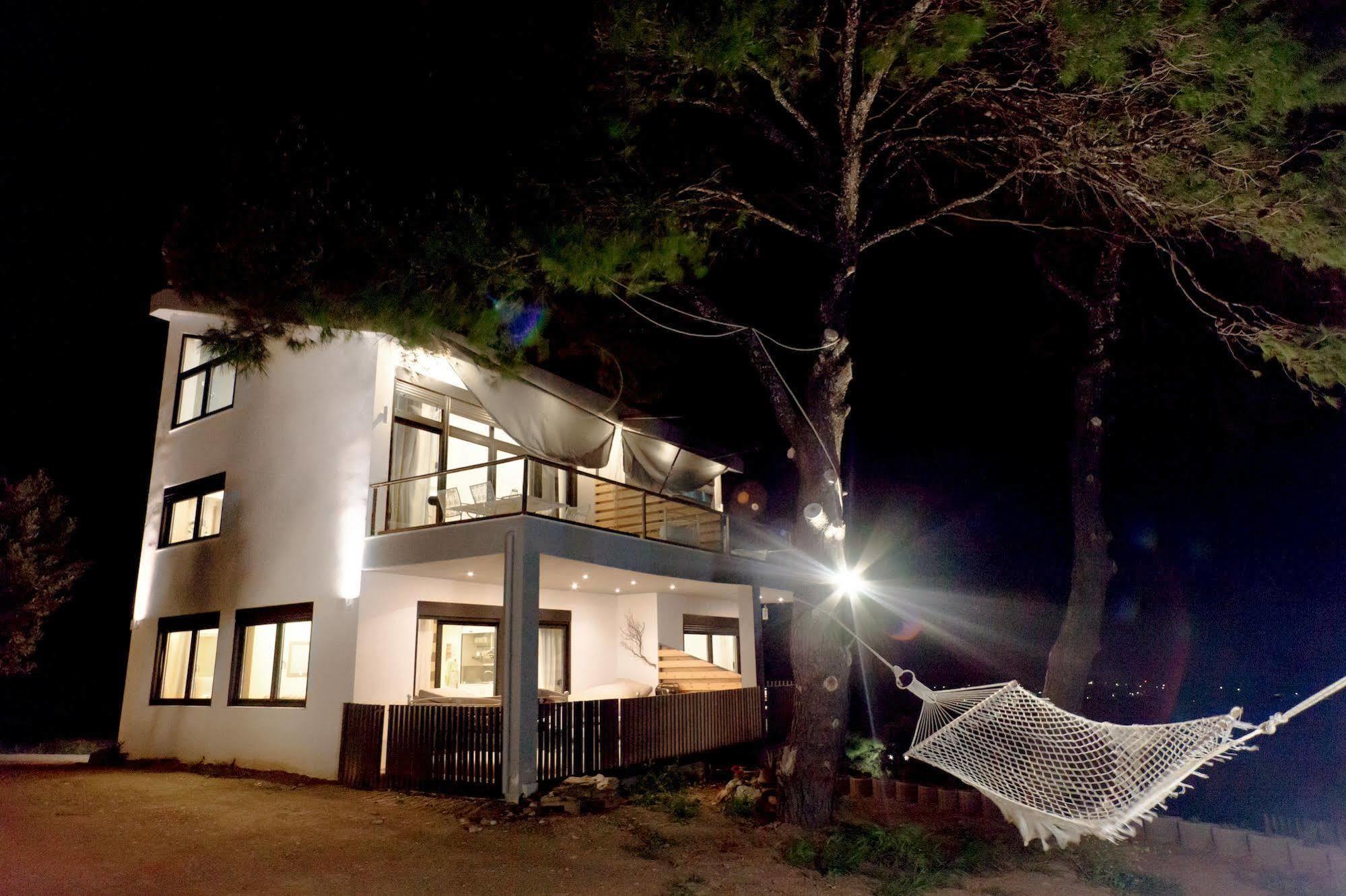 Entechnos Living Aparthotel Megali Ammos  Exterior photo