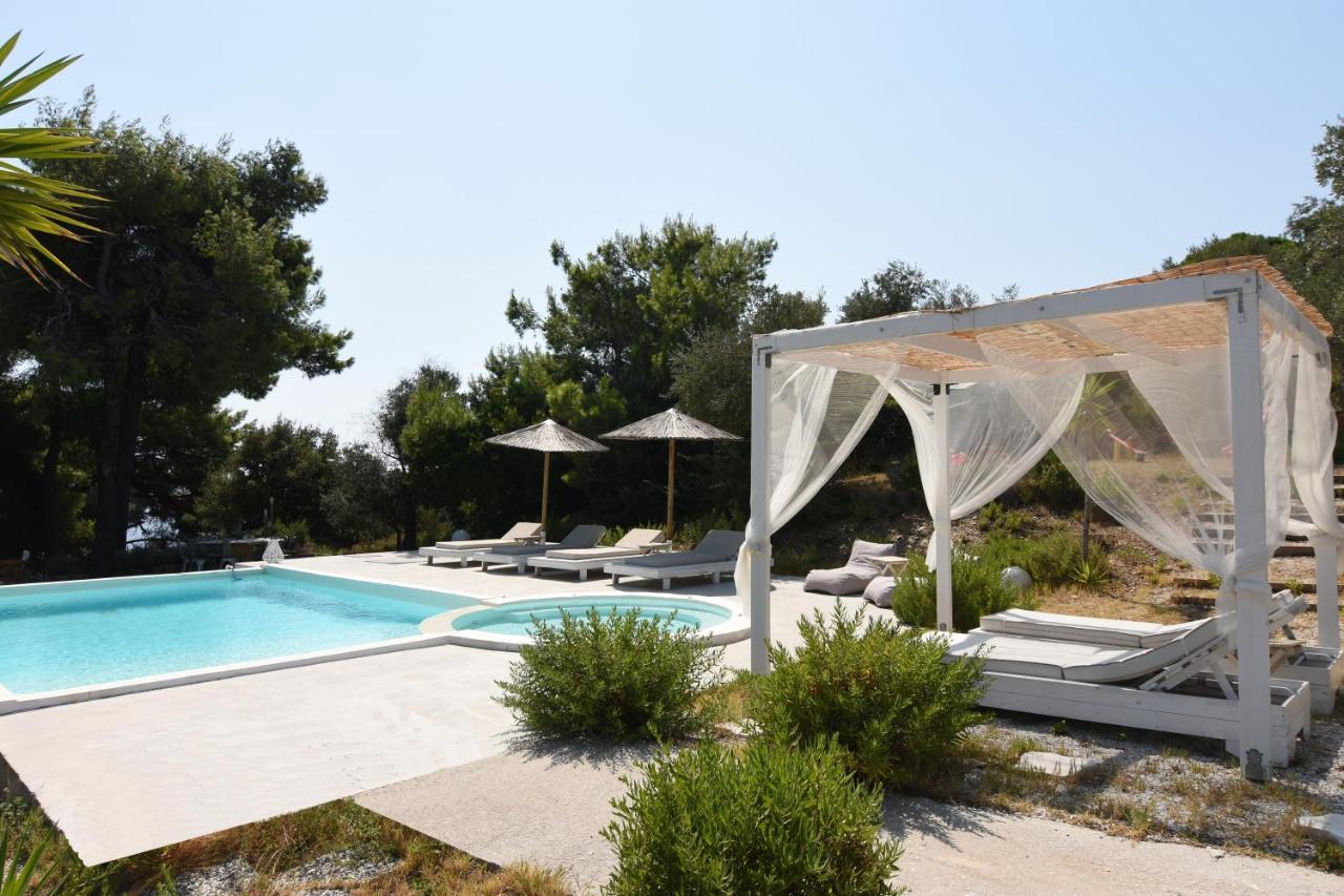 Entechnos Living Aparthotel Megali Ammos  Exterior photo